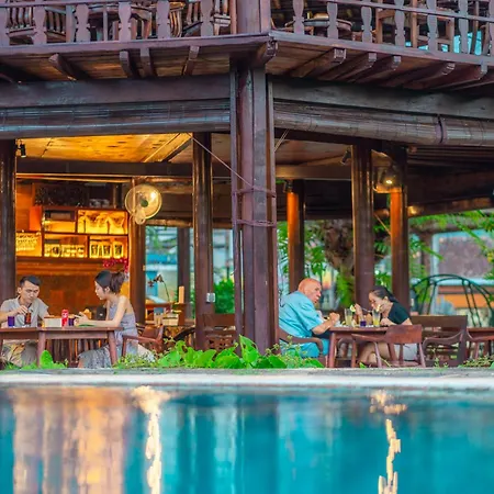 The Central Lovina Hotel & Restaurant