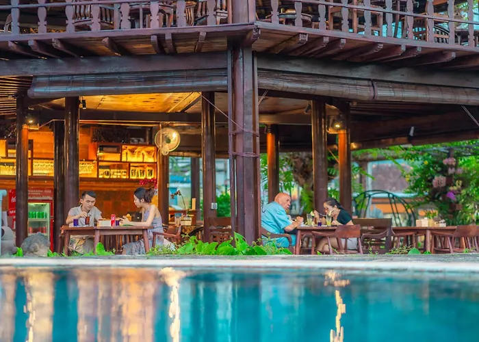 The & Restaurant Hotel Lovina Beach